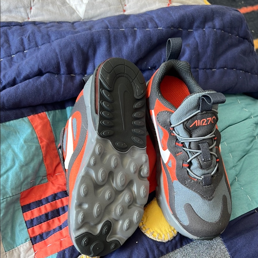 Kids Nike Air Max 270 Gray and Red Shoes